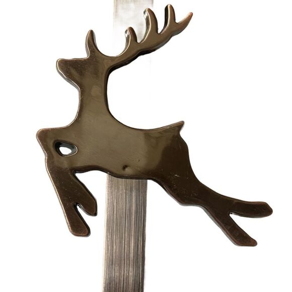 Bronze Wreath Holder for Doors with Reindeer Decoration - Picture 2 of 9
